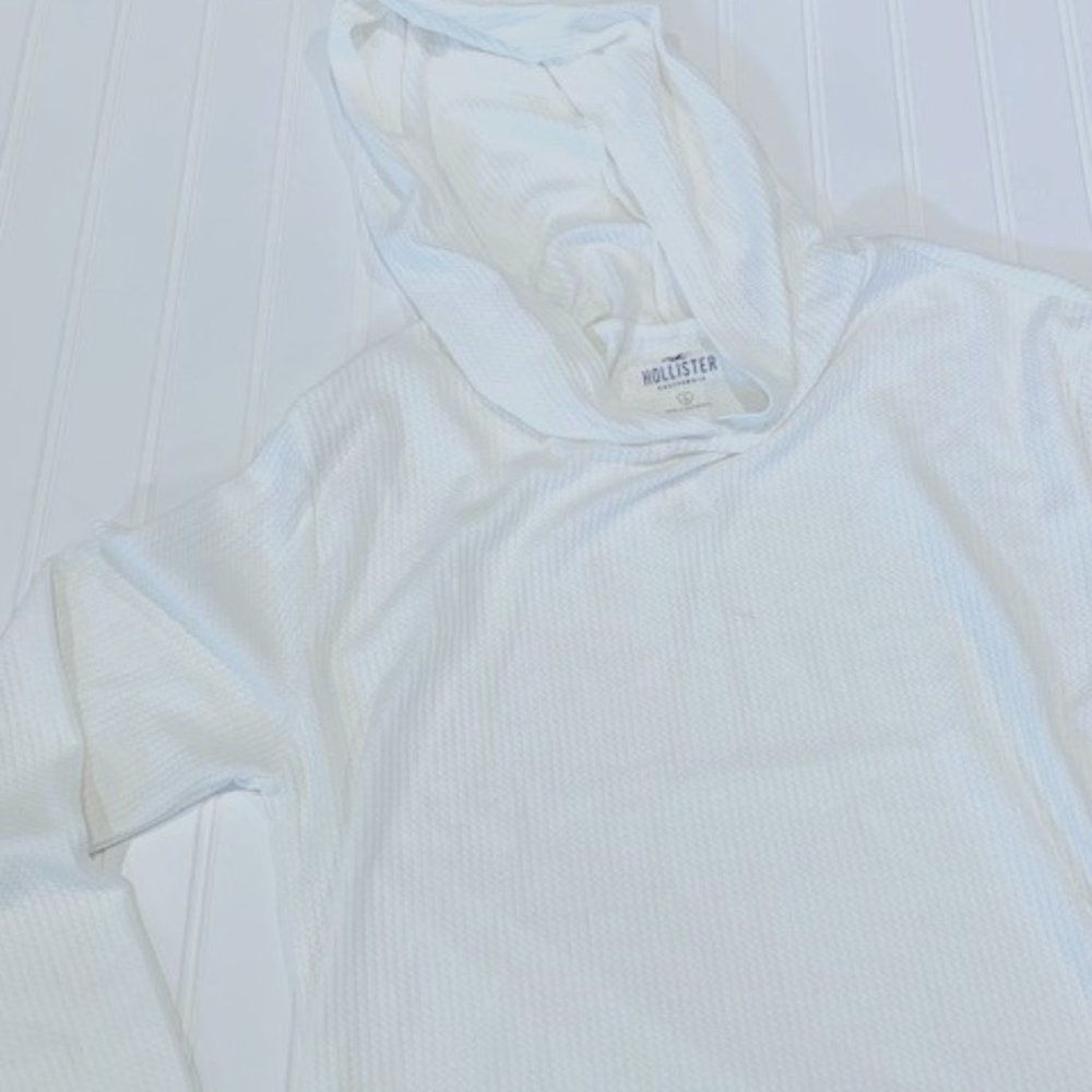 Gently Used - Womens Hollister lightweight waffle knit pullover Size Small